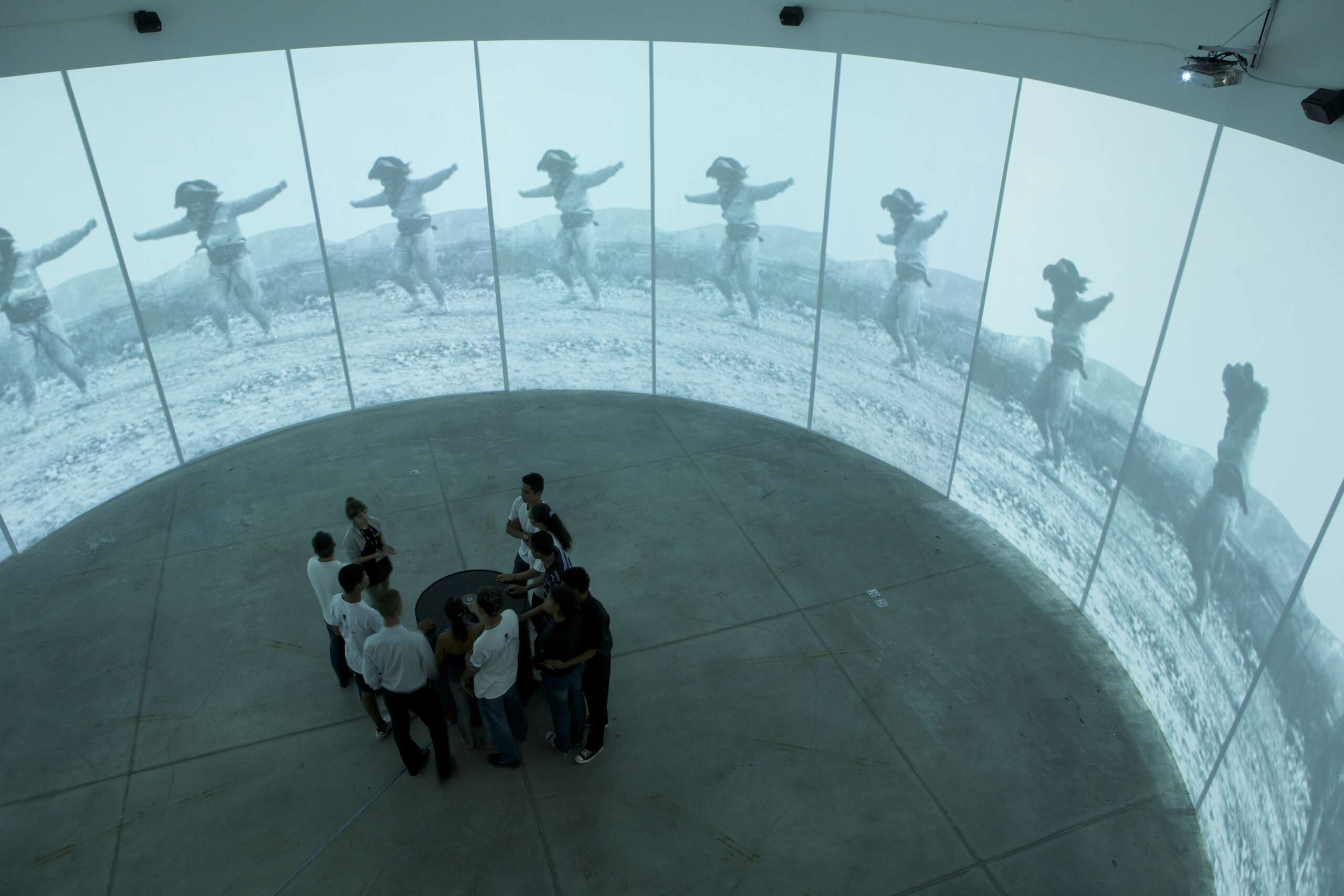 Pinacoteca do Ceará recebe André Parente em aula aberta sobre artemídia e os desafios para a conservação