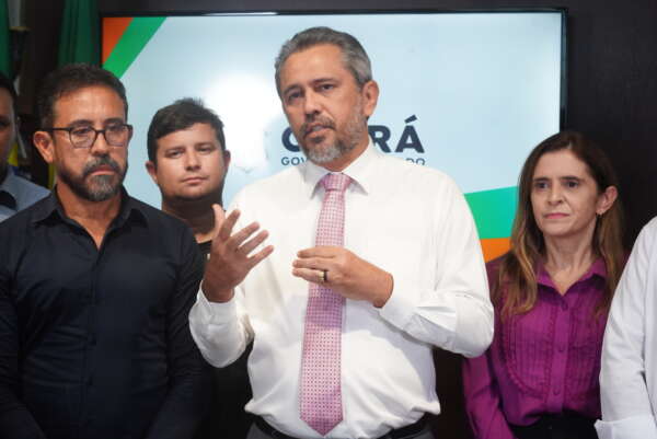 Governo do Ceará antecipa pagamento da primeira parcela do 13º salário dos servidores para 10 de maio