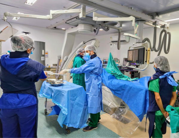 Hospital de Messejana é o único da rede pública no Ceará a realizar procedimento inovador para tratar problema grave no coração