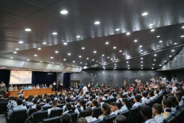 Seduc realiza aula inaugural da iniciativa PreparaITA para alunos de escolas militares