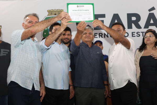 Em Jaguaruana, Governo do Ceará entrega sistemas de abastecimento de água para beneficiar mais de 1.500 famílias