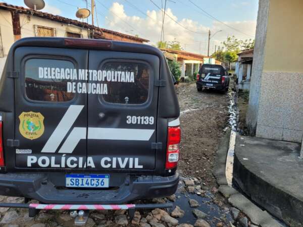 Mulher em posse de drogas é presa pela Polícia Civil em Caucaia