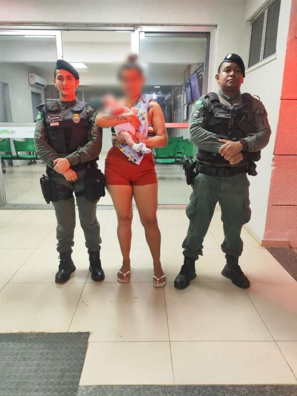 Bebê de 21 dias que estava engasgado tem vida salva por policiais da PMCE em Baturité