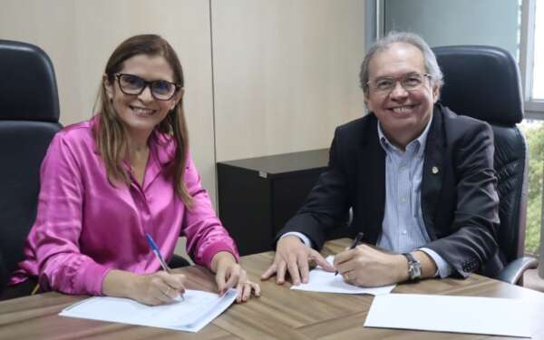 CGE firma Termo de Compromisso para a realização de consultoria em gestão de riscos na Secretaria da Educação
