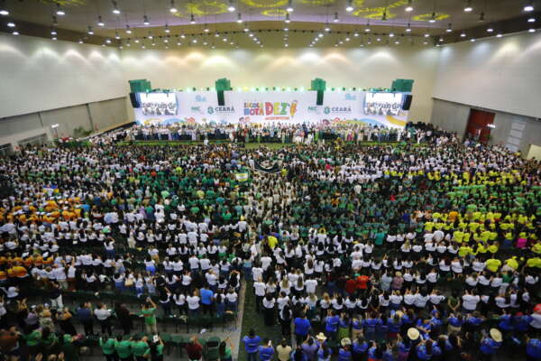 Escola Nota Dez: 574 escolas públicas com melhores resultados no Spaece 2022/2023 são premiadas