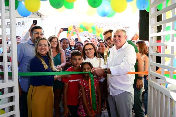 Governo inaugura CEI e Cras nos municípios de Redenção e Choró