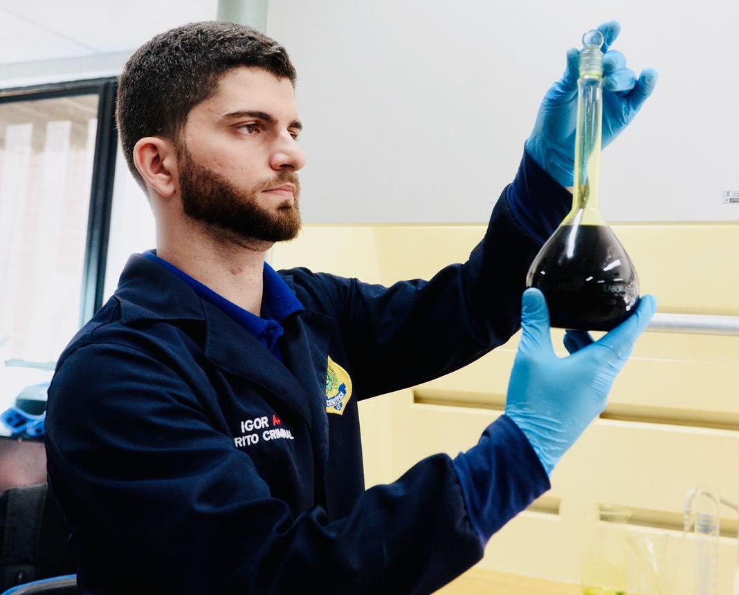 Dia do Químico: Pefoce destaca a importância do papel do químico na perícia criminal