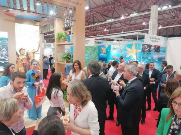 Atraído pela gastronomia, público lota estande do Ceará em feira internacional