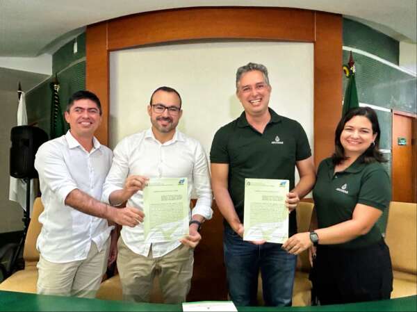 Semace assina Acordo de Cooperação Técnica com Beach Park para proteção de animais no novo parque