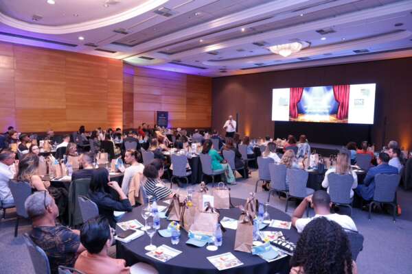 Mais de mil agentes de viagem nacionais são capacitados para comercializar o Ceará como destino