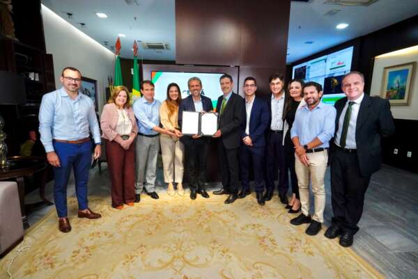 Governo do Ceará e Neoenergia assinam memorando para desenvolvimento de estudos de geração de energia eólica offshore no estado