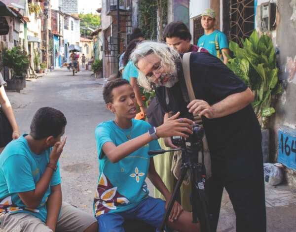 Escola de Artes e Ofícios e Museu da Cultura Cearense lançam documentários em homenagem a guardiões das memórias