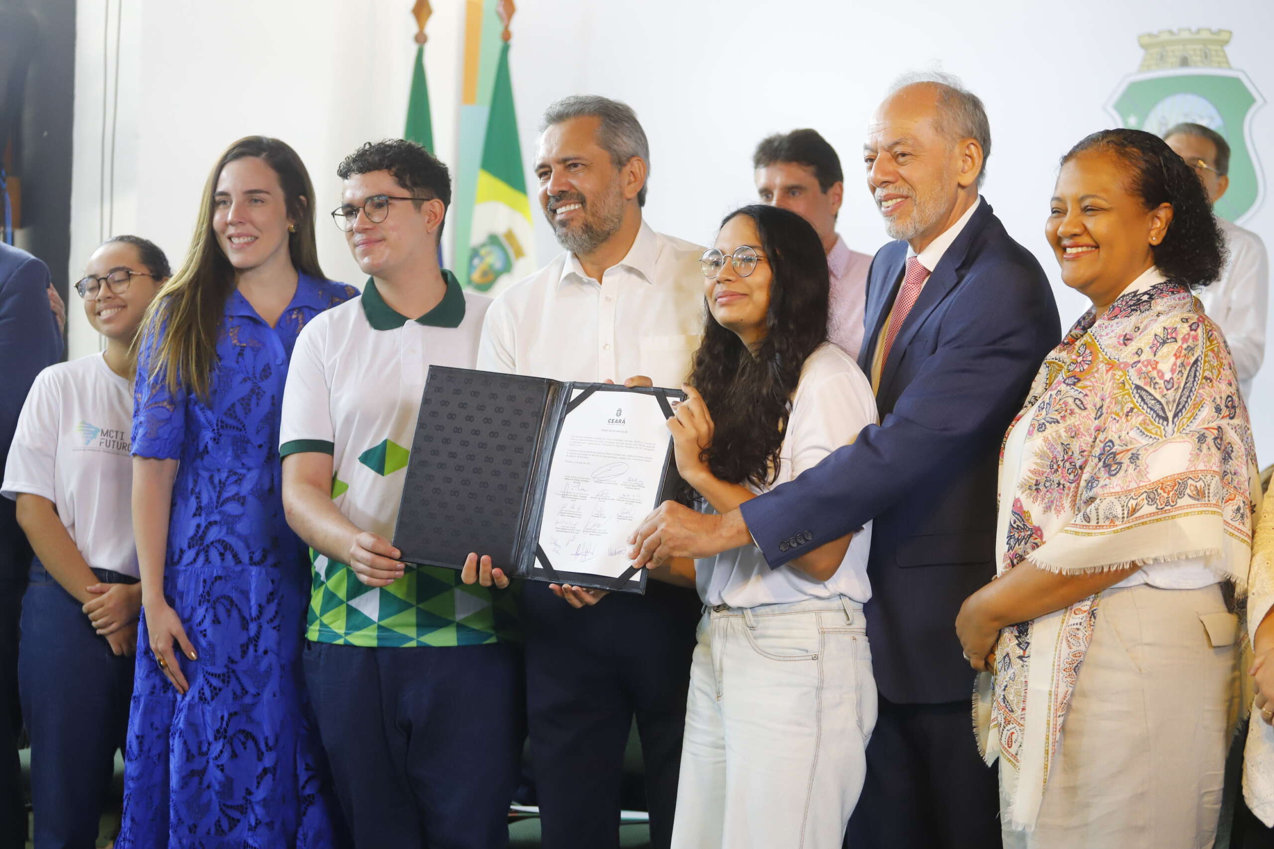 Ceará inicia capacitação de 7.400 jovens em tecnologia