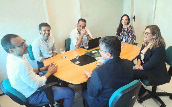 CGE firma Termo de Compromisso para a realização de consultoria em gestão de riscos na Semace