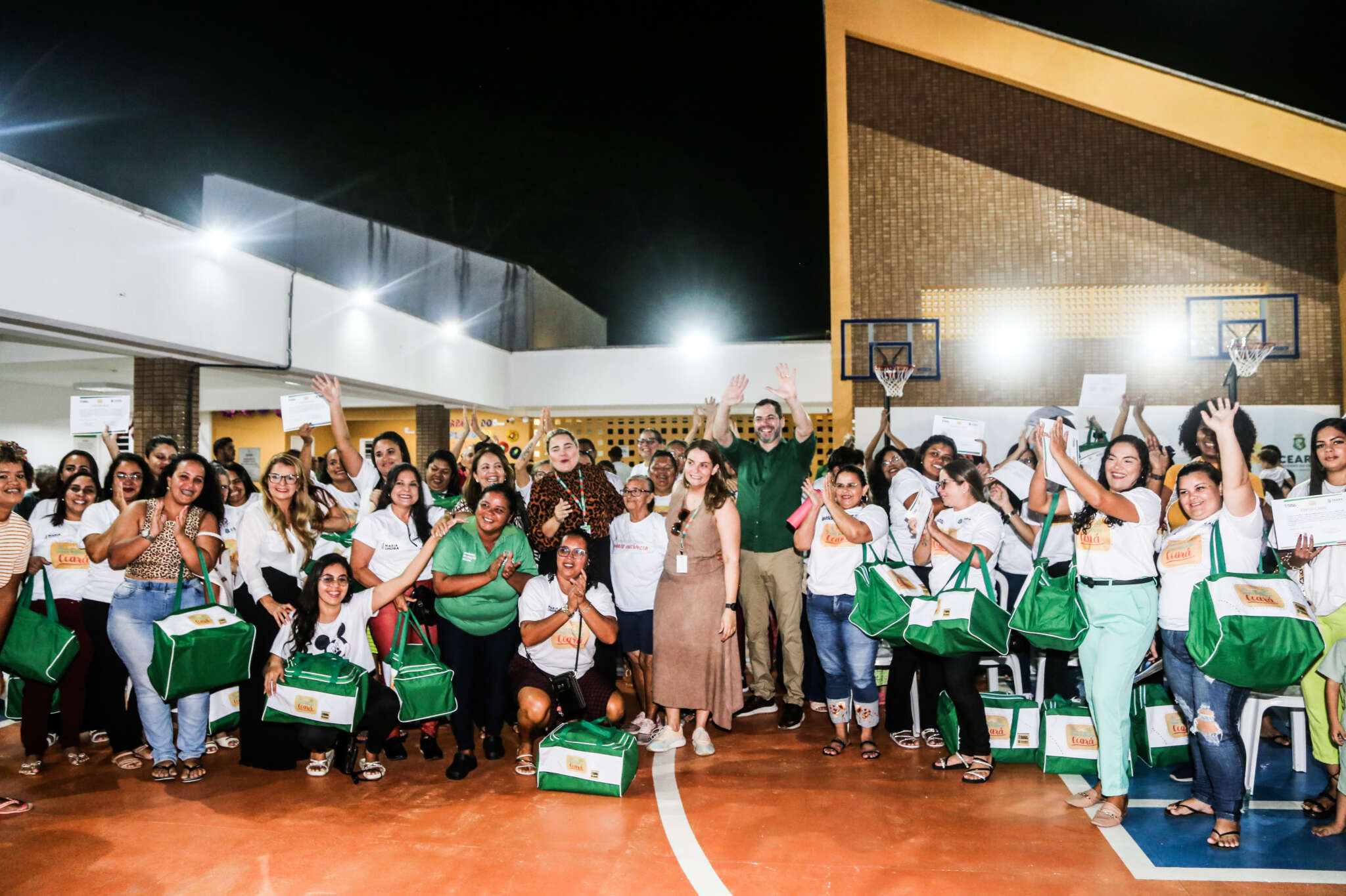 Mais de 1.100 alunos são certificados nos Complexos Sociais Mais Infância, em Fortaleza e Barbalha