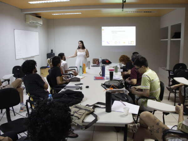 Inscrições para programa gratuito de formação em curadoria para cinema seguem abertas até domingo (21)