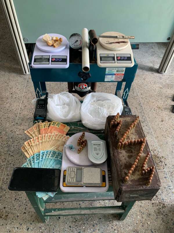 PMCE desarticula laboratório de drogas e mulher é presa em Camocim