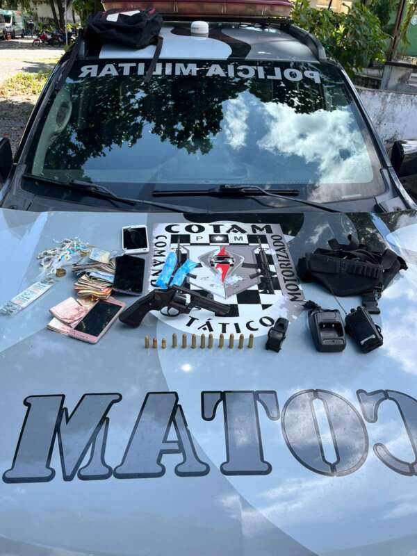 Adolescente é apreendido pela PMCE com arma de fogo de uso restrito, drogas e rádios comunicadores na Capital