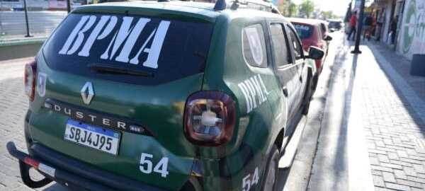 Trio suspeito de crime ambiental é detido pela PMCE; pássaros silvestres são resgatados em feira