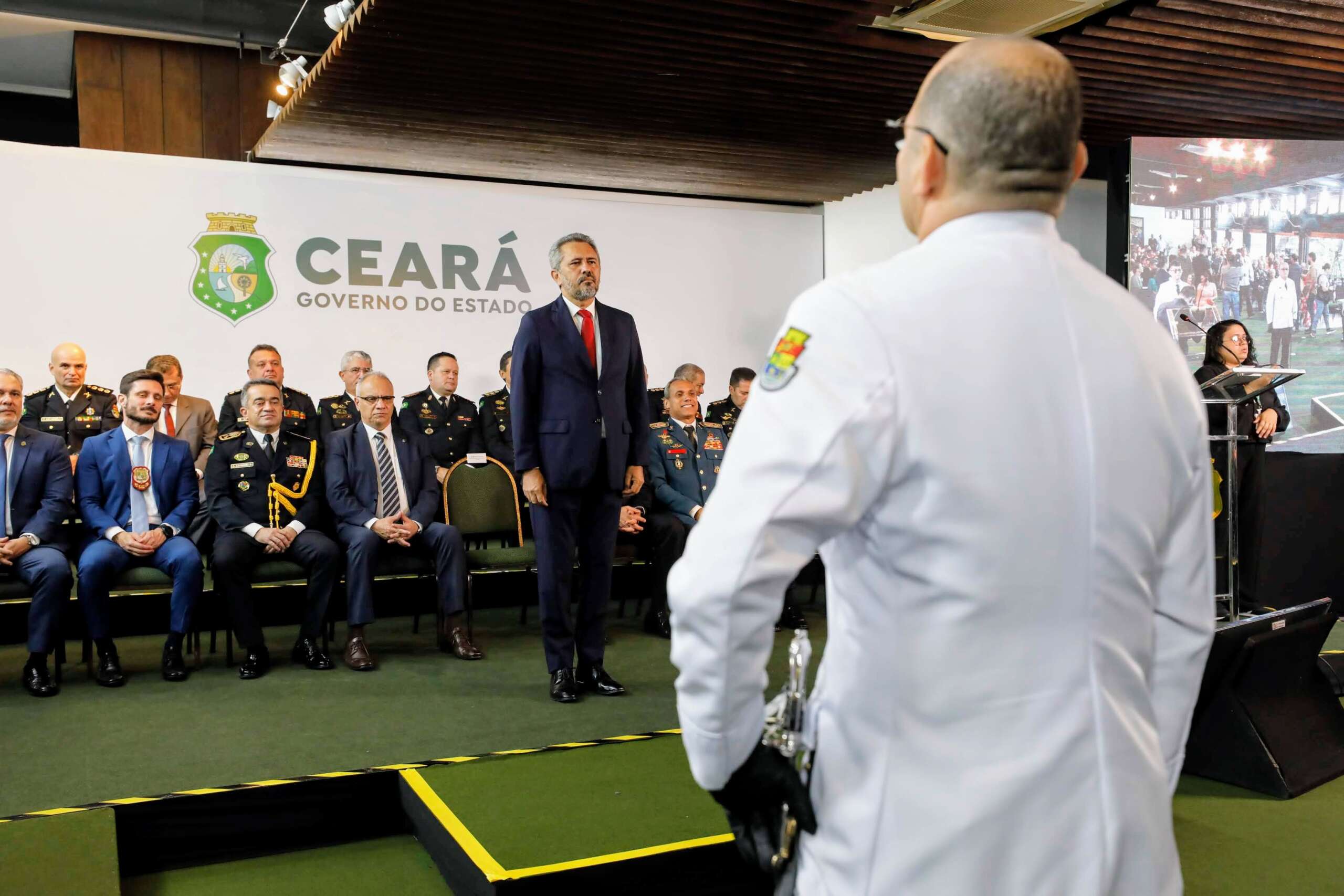 Governador Elmano de Freitas promove 12 oficiais a coronéis da Polícia Militar