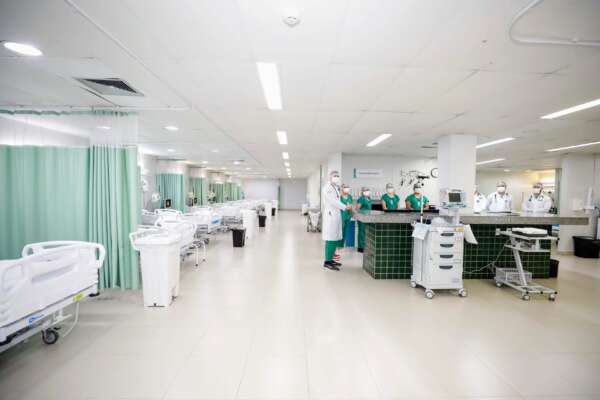 Com implantação de novos serviços e setor de politrauma, Hospital Regional do Sertão Central passa a funcionar 24h para urgência e emergência