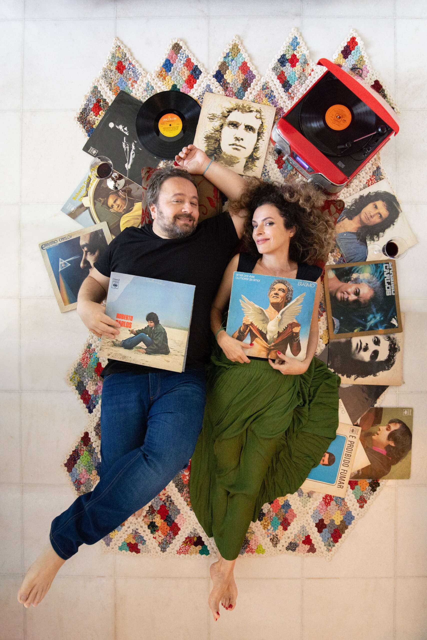 Teatro Dragão do Mar recebe espetáculo com releituras de canções de Roberto e Erasmo no final de agosto