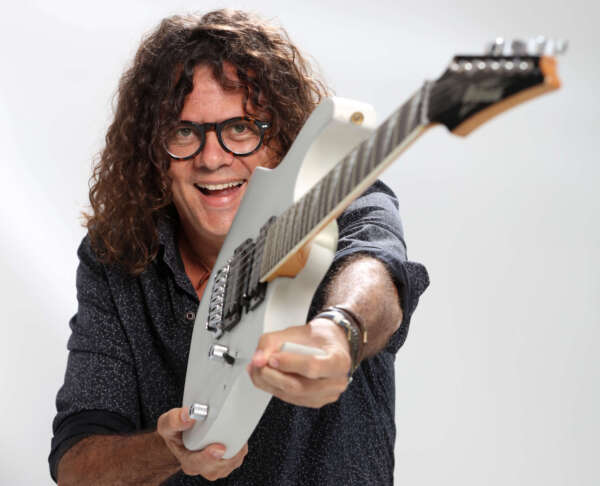 Isaac Cândido interpreta Fagner e Rebel Lion comemora 34 anos em programação da semana na Estação das Artes 