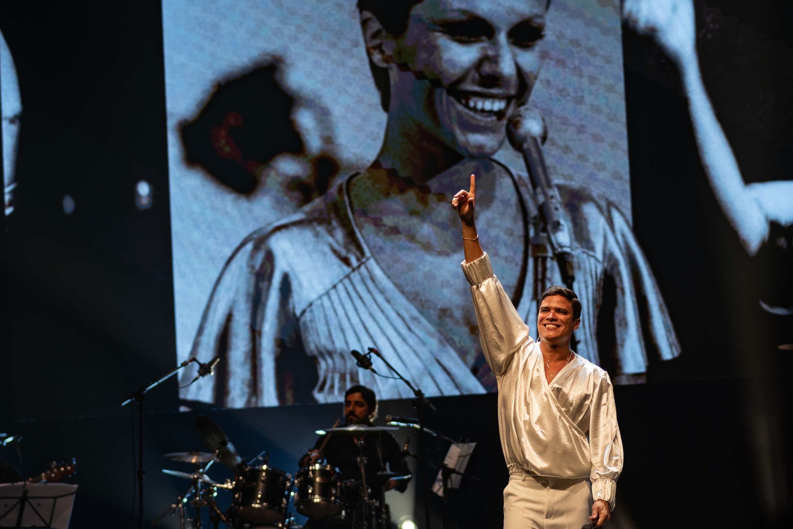 “Saudades do Brasil – Marcos Lessa canta Elis Regina” no Cineteatro São Luiz
