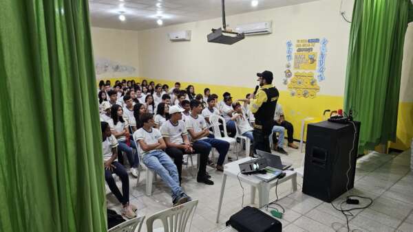Ações educativas realizadas pelo Detran-CE em Aiuaba, Tauá e Independência alcançam mais de 900 pessoas