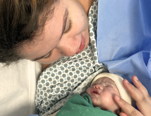 “Hora de ouro”: Hospital Regional Norte promove aleitamento materno na primeira hora após o parto