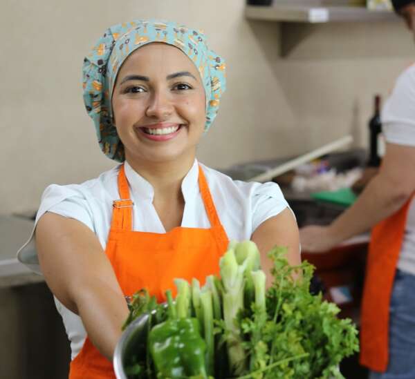 Escola de Gastronomia Social oferta 140 vagas gratuitas para cursos profissionalizantes presenciais