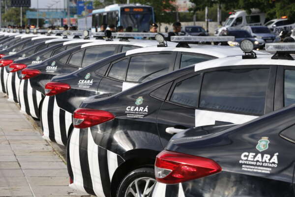 Com mais 51 viaturas para policiamento comunitário, Governo do Ceará soma 400 veículos entregues às Forças de Segurança