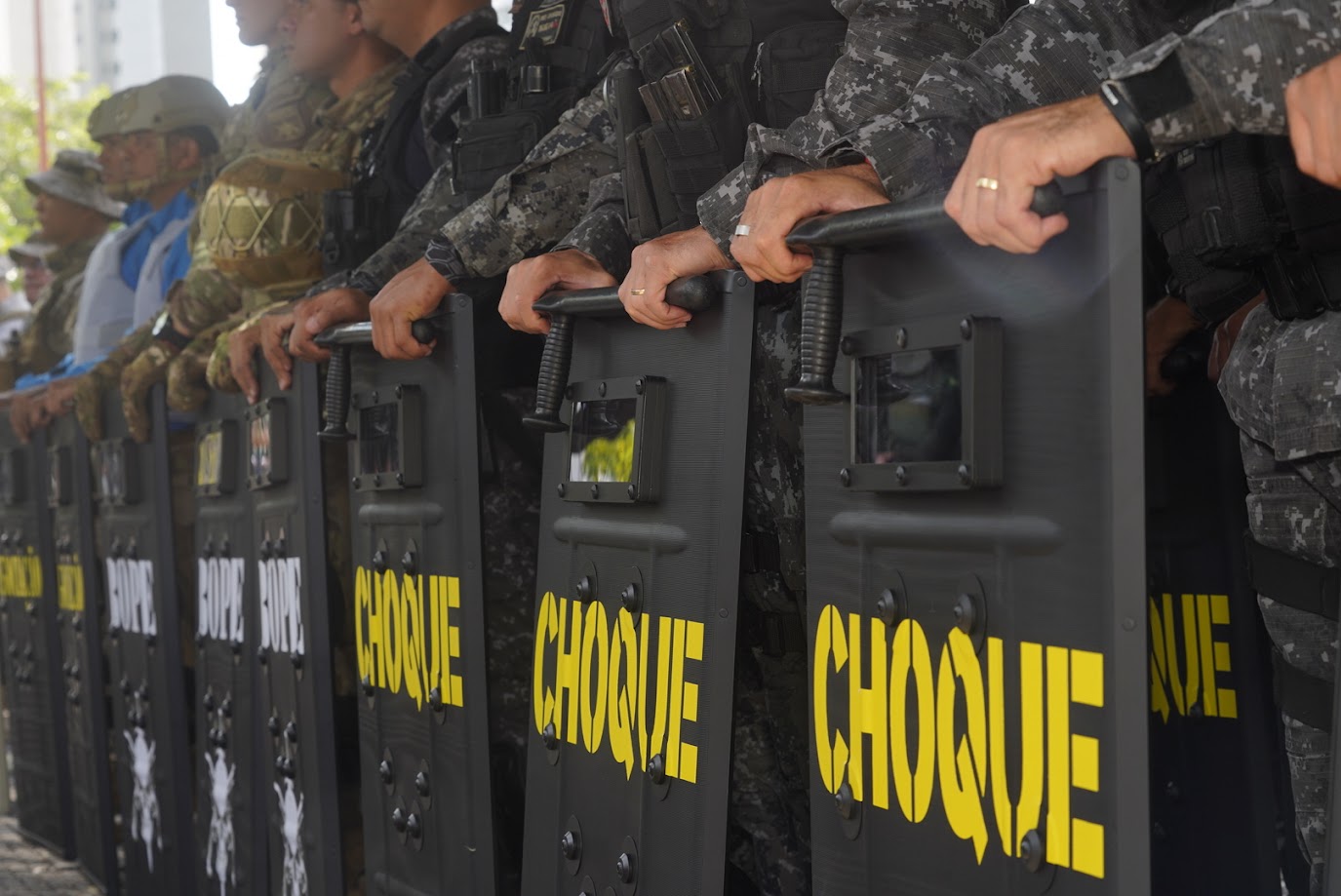 Governo do Ceará lança Operação “Expediente Operacional” e entrega escudos balísticos à PMCE