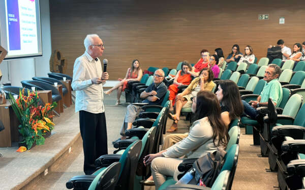 Esp-CE e Sesa capacitam profissionais para a prevenção do suicídio e o cuidado a pessoas em luto