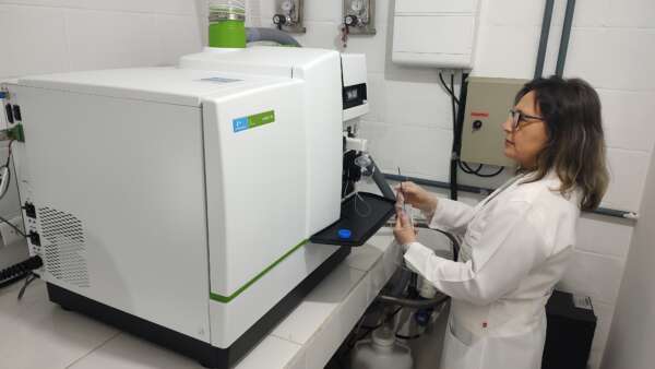 Único no Ceará, equipamento de ponta analisa elementos-traço essenciais e tóxicos na Uece
