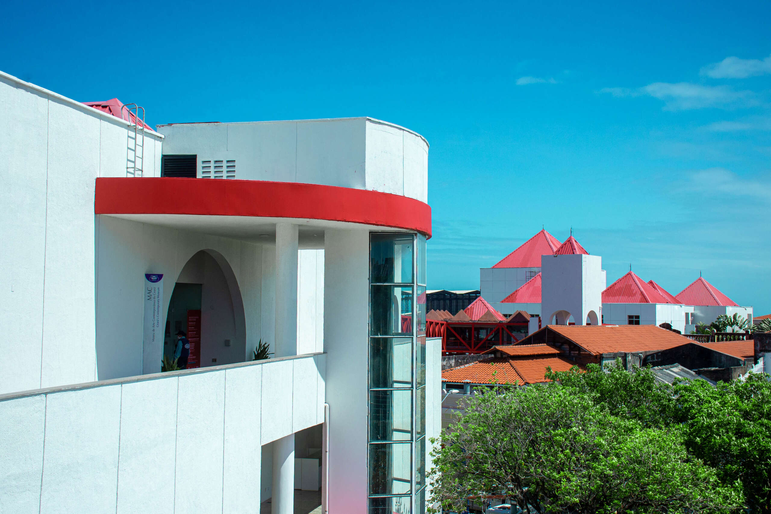 Museu de Arte Contemporânea do Ceará e Instituto de Arte e Cultura da UFC ofertam curso gratuito de curadoria e crítica artística