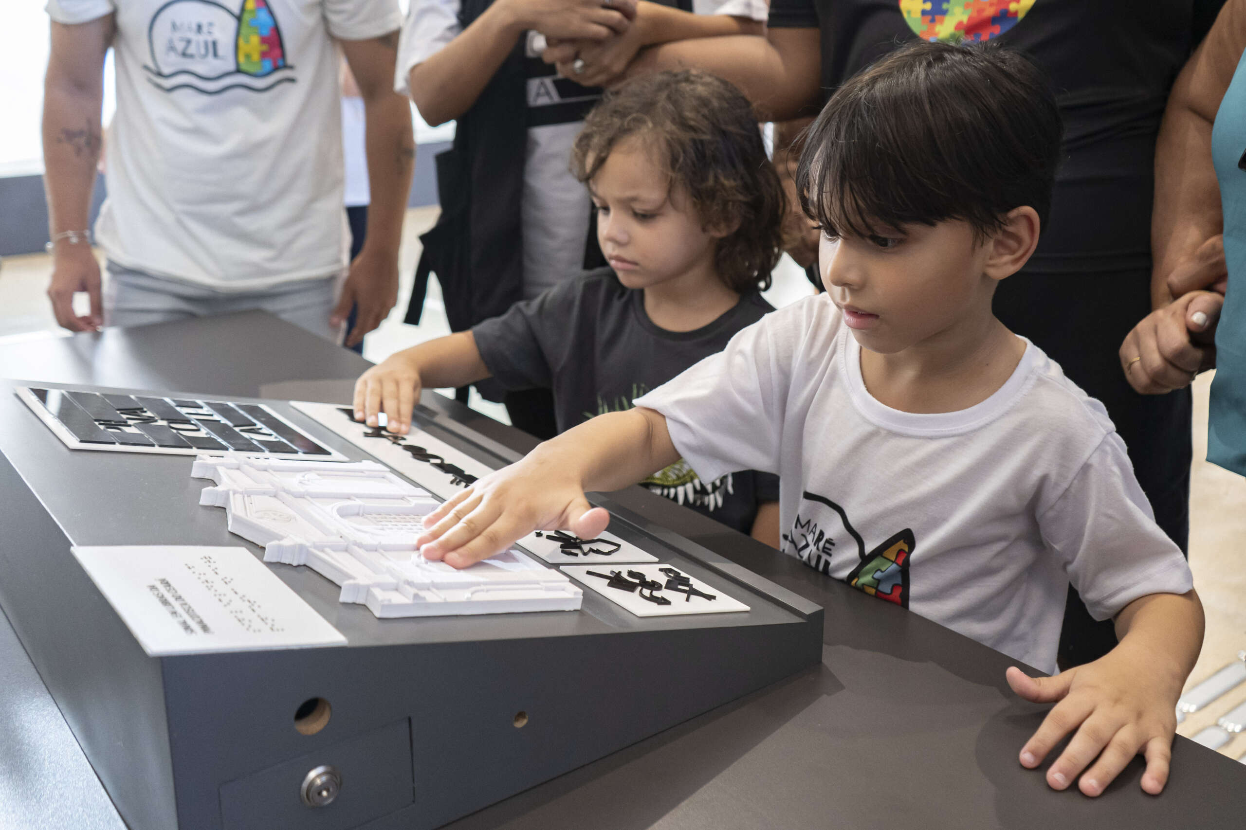 Pinacoteca intensifica programação acessível com atividades em libras e ações voltadas para crianças neurodivergentes