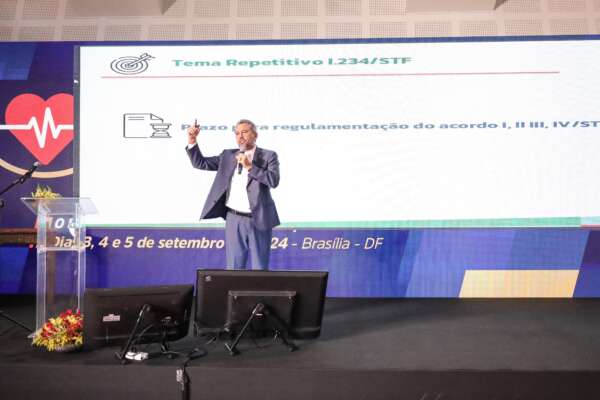 Governador participa de congresso brasileiro médico e jurídico, e fala sobre a construção de um melhor sistema de judicialização na área da saúde