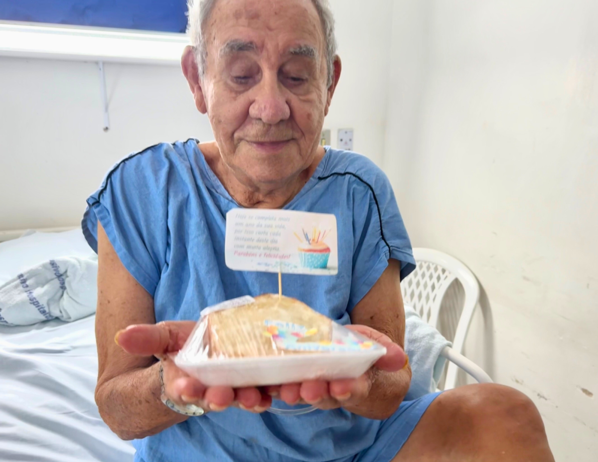 Humanização: Hospital Geral Dr. Waldemar Alcântara realiza desejos alimentares de pacientes em tratamento na unidade