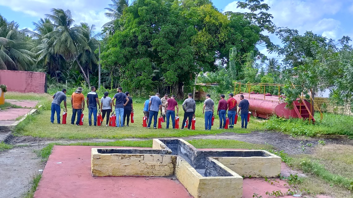 Mais de mil servidores são capacitados pelo CBMCE para combater incêndios