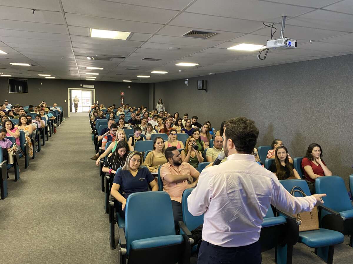 Em Sobral, HRN reúne representantes da Região de Saúde Norte para atualizar fluxos de encaminhamento de pacientes com AVC