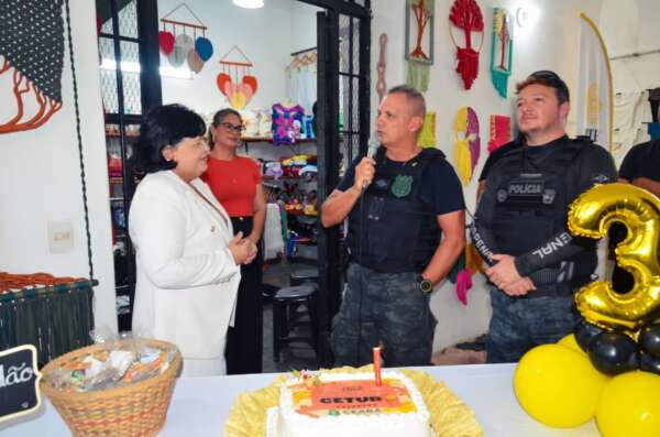 Primeira loja com artesanato produzido por internos do sistema prisional celebra três anos no Centro de Turismo do Ceará