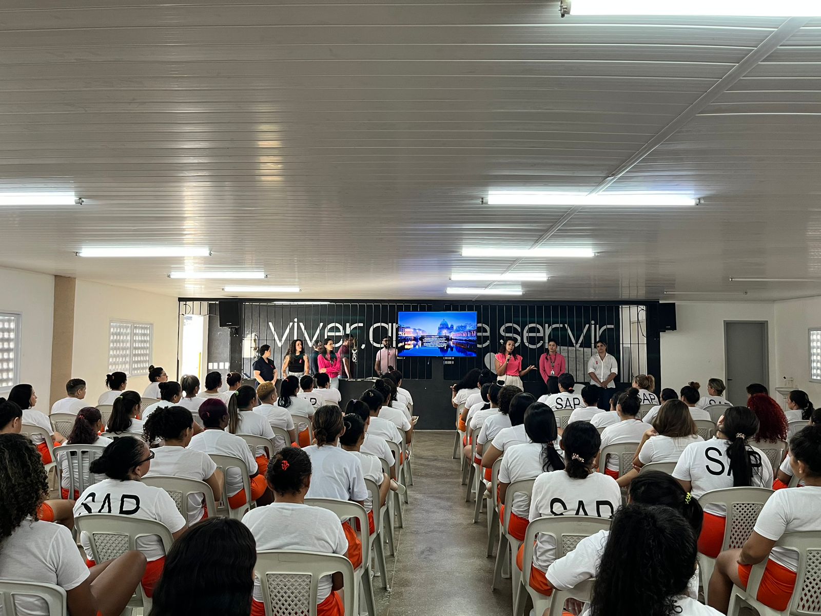 Sesa e SAP promovem palestra de conscientização sobre Câncer de Mama para internas do sistema prisional em alusão ao Outubro Rosa