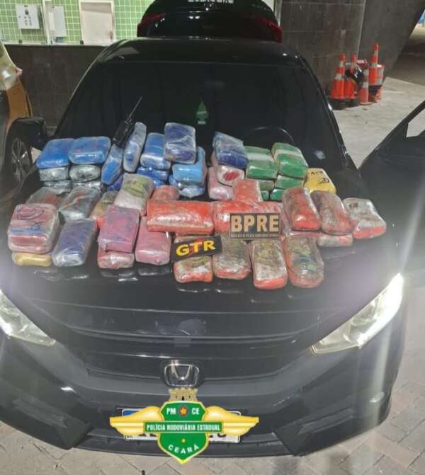 Em ação conjunta, PMCE e PRF apreendem 57kg de drogas em porta-malas de veículo em Paracuru