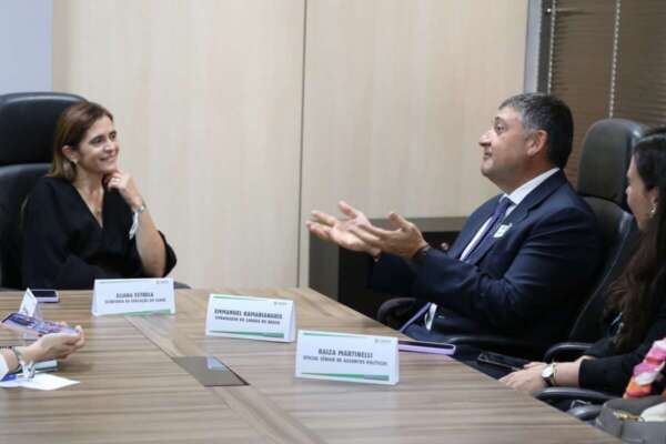 Embaixador do Canadá visita Seduc e vislumbra parcerias educacionais com o Ceará
