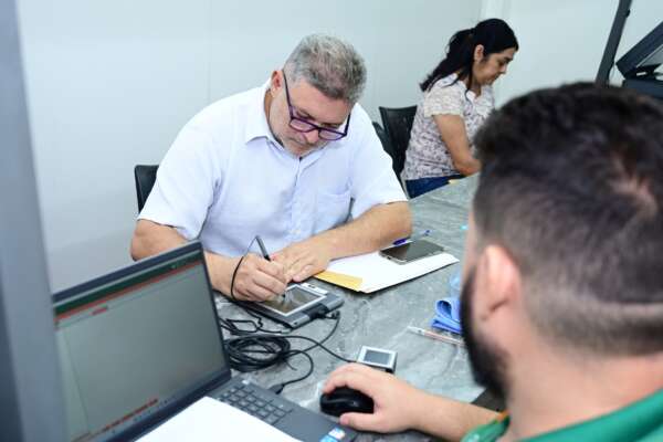 Caminhão do Cidadão leva serviços à população de Fortaleza nesta semana