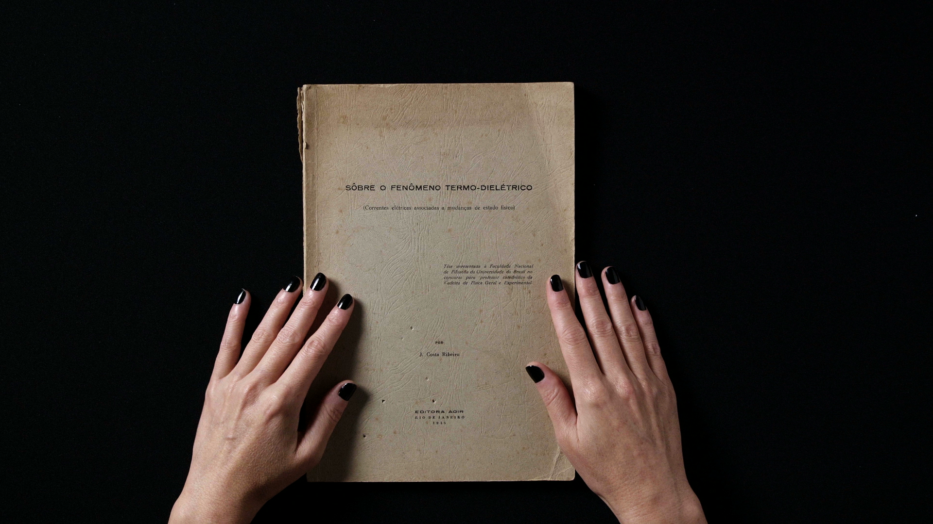 Pré-estreia comentada, duas estreias, sessão gratuita e bate-papo com curadora são as novidades do Cinema do Dragão a partir desta quinta (3)