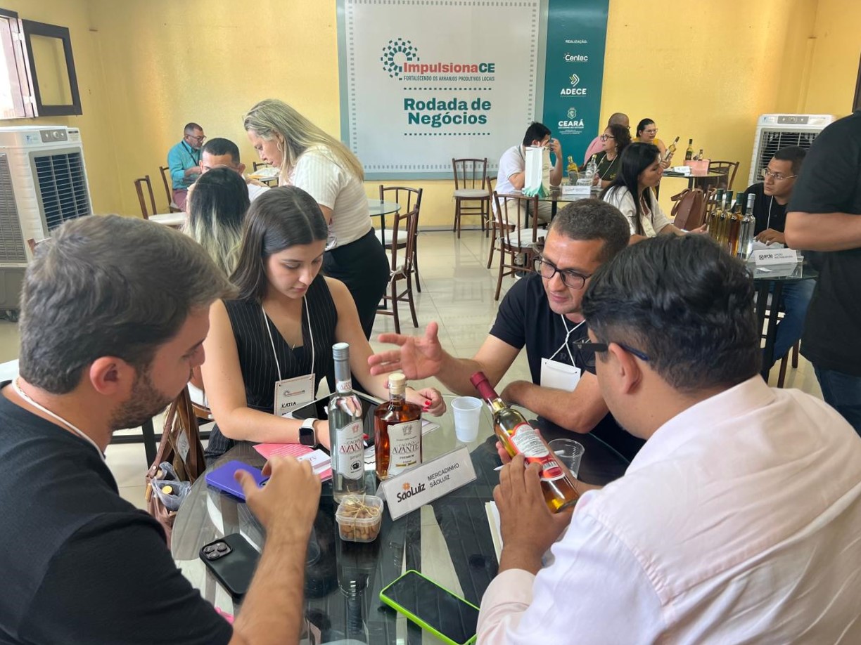 Produtores de cachaça de Viçosa do Ceará participam de rodada de negócios com compradores nacionais e internacionais