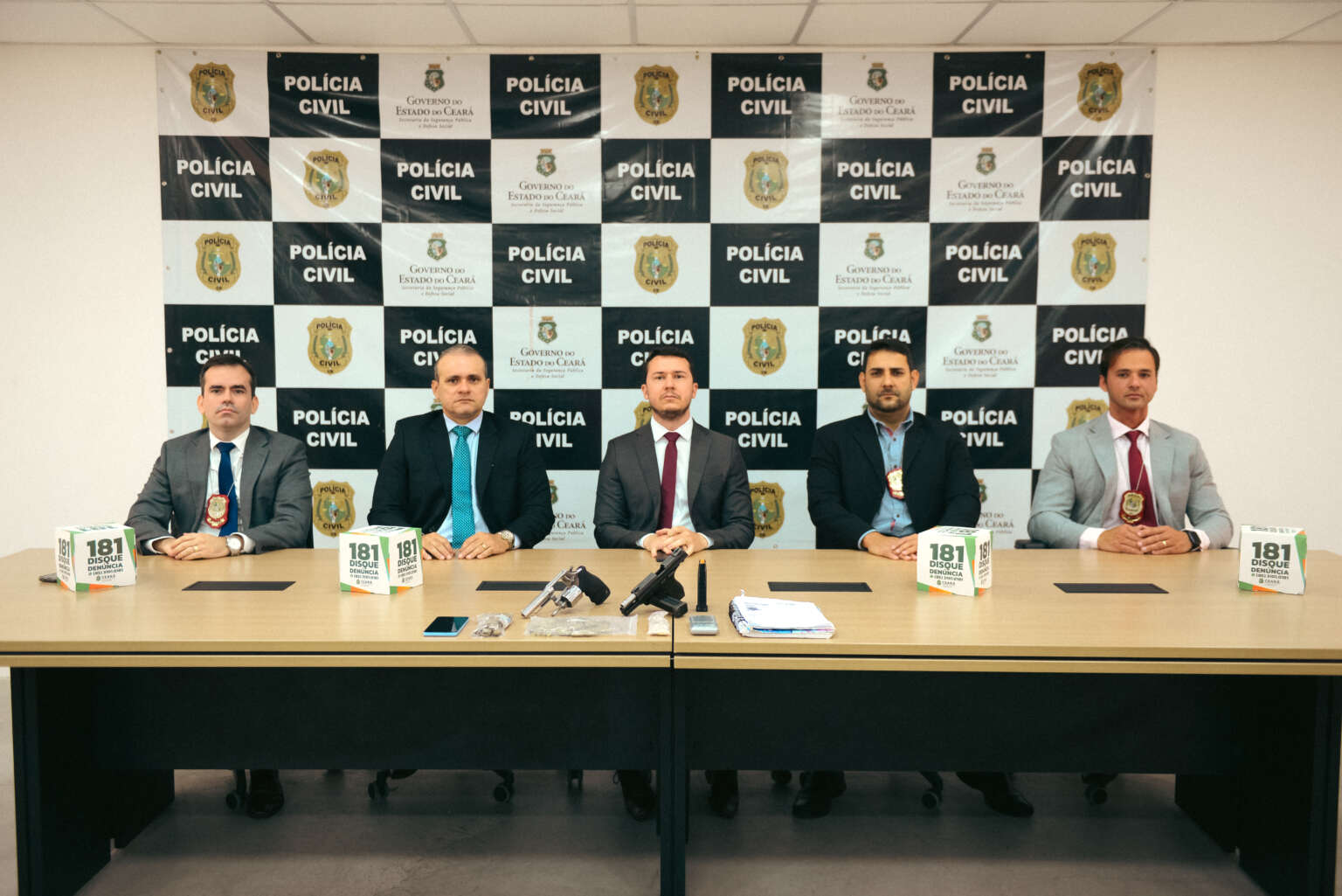 Polícia Civil deflagra operação e captura suspeitos de integrarem grupos criminosos e de cometerem homicídios em Caucaia