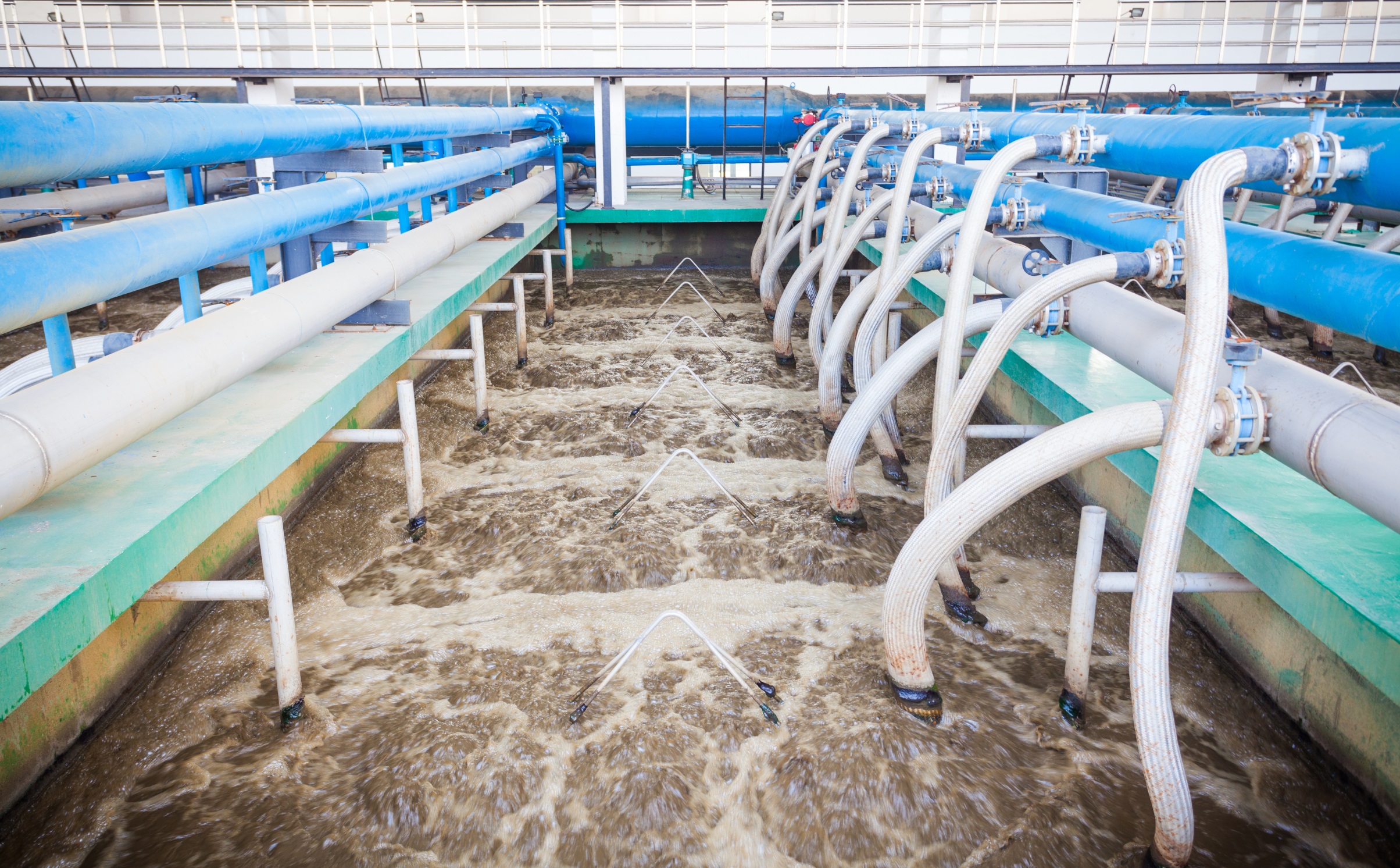 Arce inspeciona água e esgoto em três municípios do Ceará